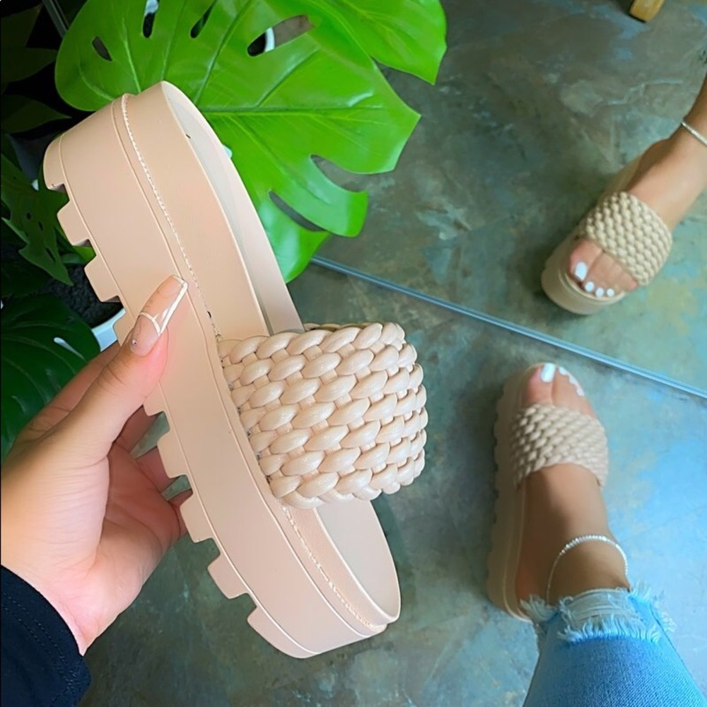 🔥New🔥Erianne Sandals -Nude True to size